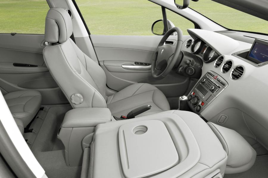  Peugeot 308 SW 2009 года  (фото 71 из 140)